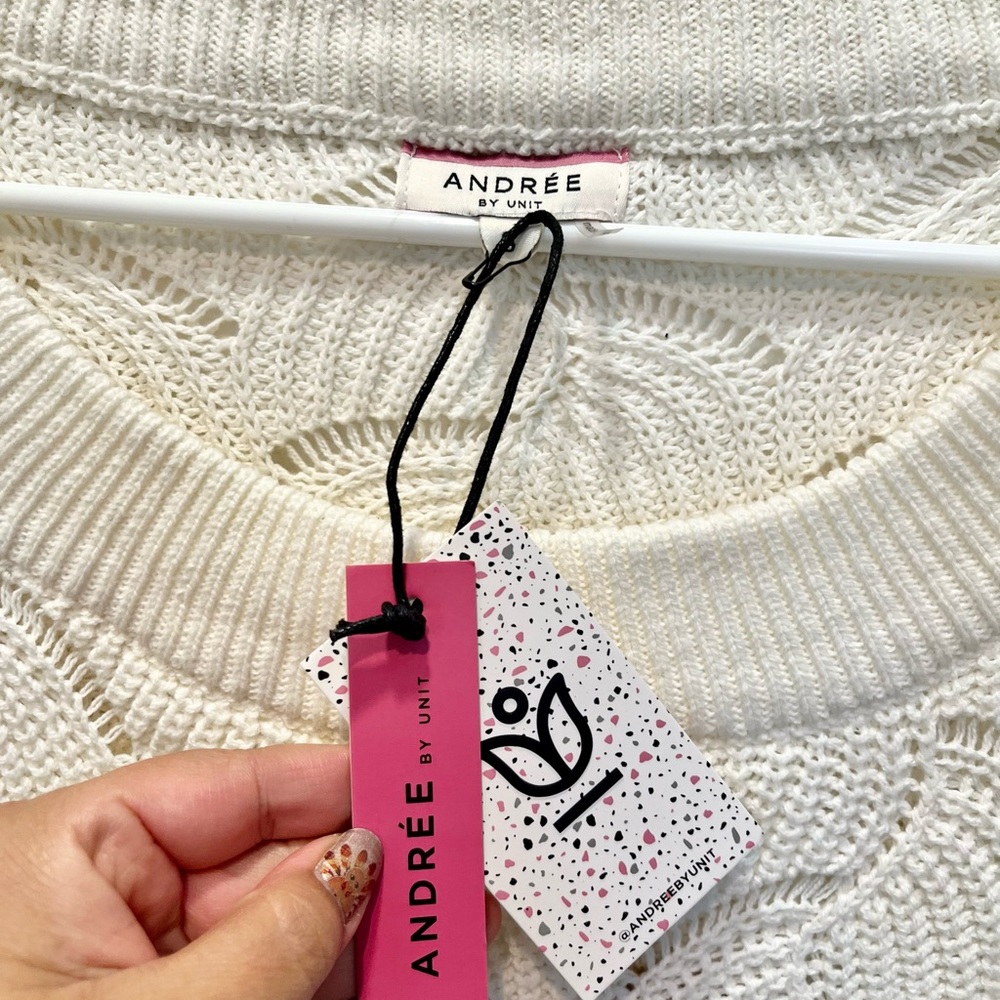 BNWT Chunky Knit Dolman Sleeved Poncho Sweater - Picture 2 of 5